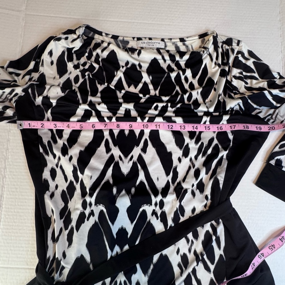 Liz Claiborne Petite Ikat Black White Belted Tunic PL Stretch Geometric Blouse - Picture 8 of 10